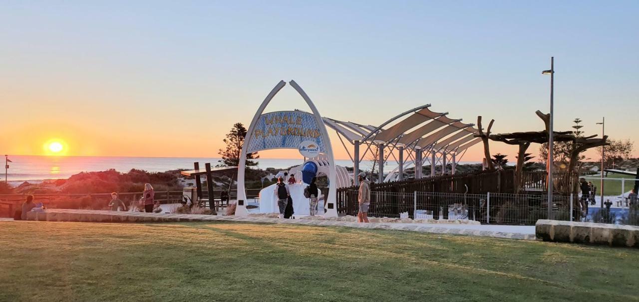 West Beach Lagoon 114 - Ocean Views West Perth エクステリア 写真